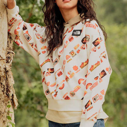 (WMNS) THE NORTH FACE Vanlife Logo Sweater 'White' NF0A5JW9-11P - 2_672b77ff-8c05-44a6-976f-f0225420e626