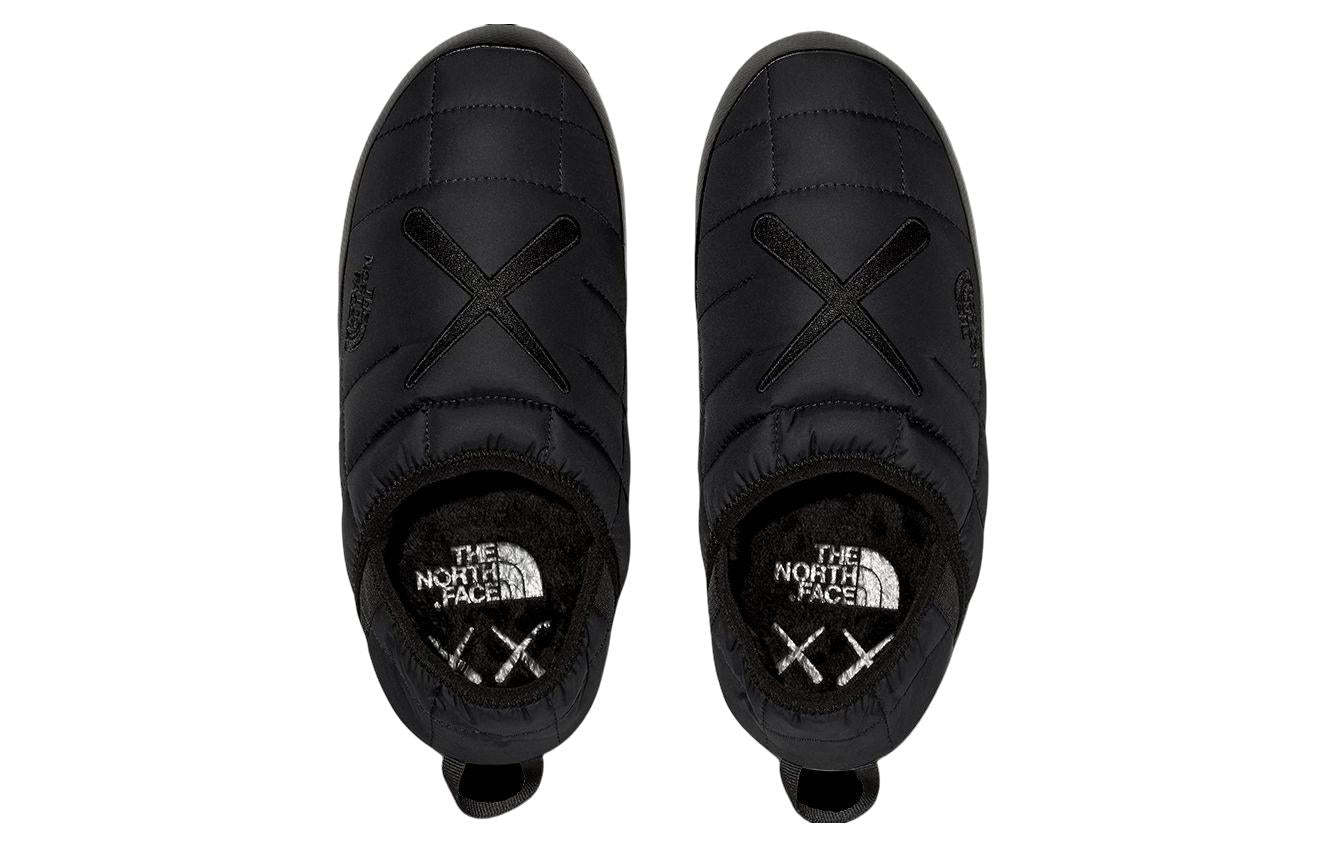 THE NORTH FACE x KAWS Thermoball Traction Mule V 'Black' NF0A7W6I-KX7 - 2_e20f4e46-1301-488b-bd37-13c923e64048
