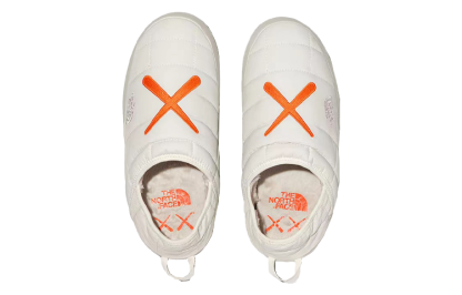THE NORTH FACE x KAWS Thermoball Traction 'Moonlight Ivory' NF0A7W6I746-090 - 2_e74f6b7e-8395-468b-afe9-130739ae2f7d