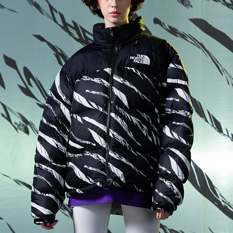 THE NORTH FACE Down Parka Nuptse Jacket NF0A5AXQ-Y3F - 3_5bf6d789-67dc-4c9d-912e-2aad9349ec5e