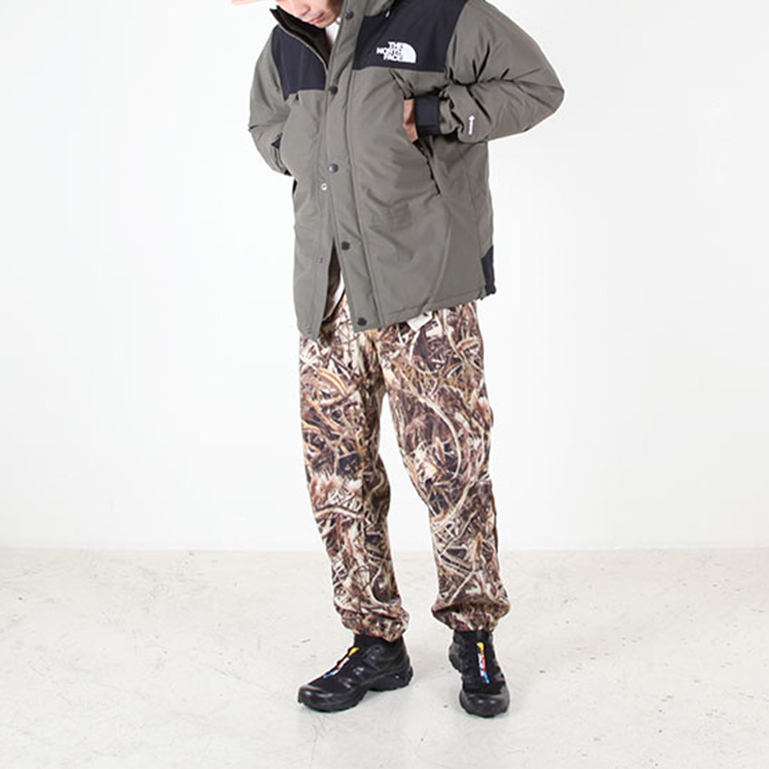 THE NORTH FACE Mountain Down Jacket 'Green' ND91930-NT - 3_bbefb729-2cb0-4d84-8a0d-3ec6f5a3743f