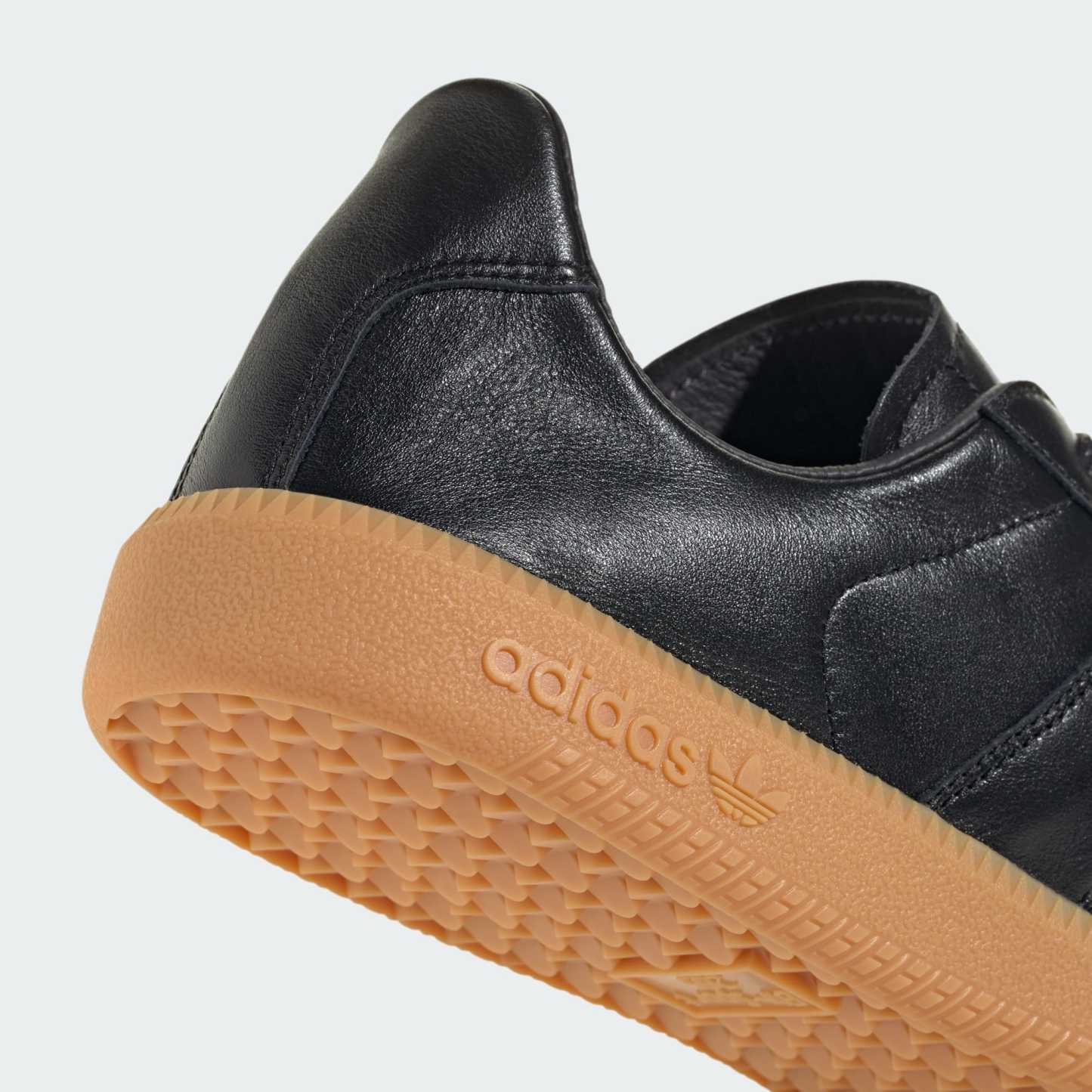 BW 아미 데콘 - Core Black / Core Black / Gum