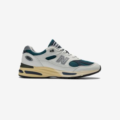 U991VO2 - White