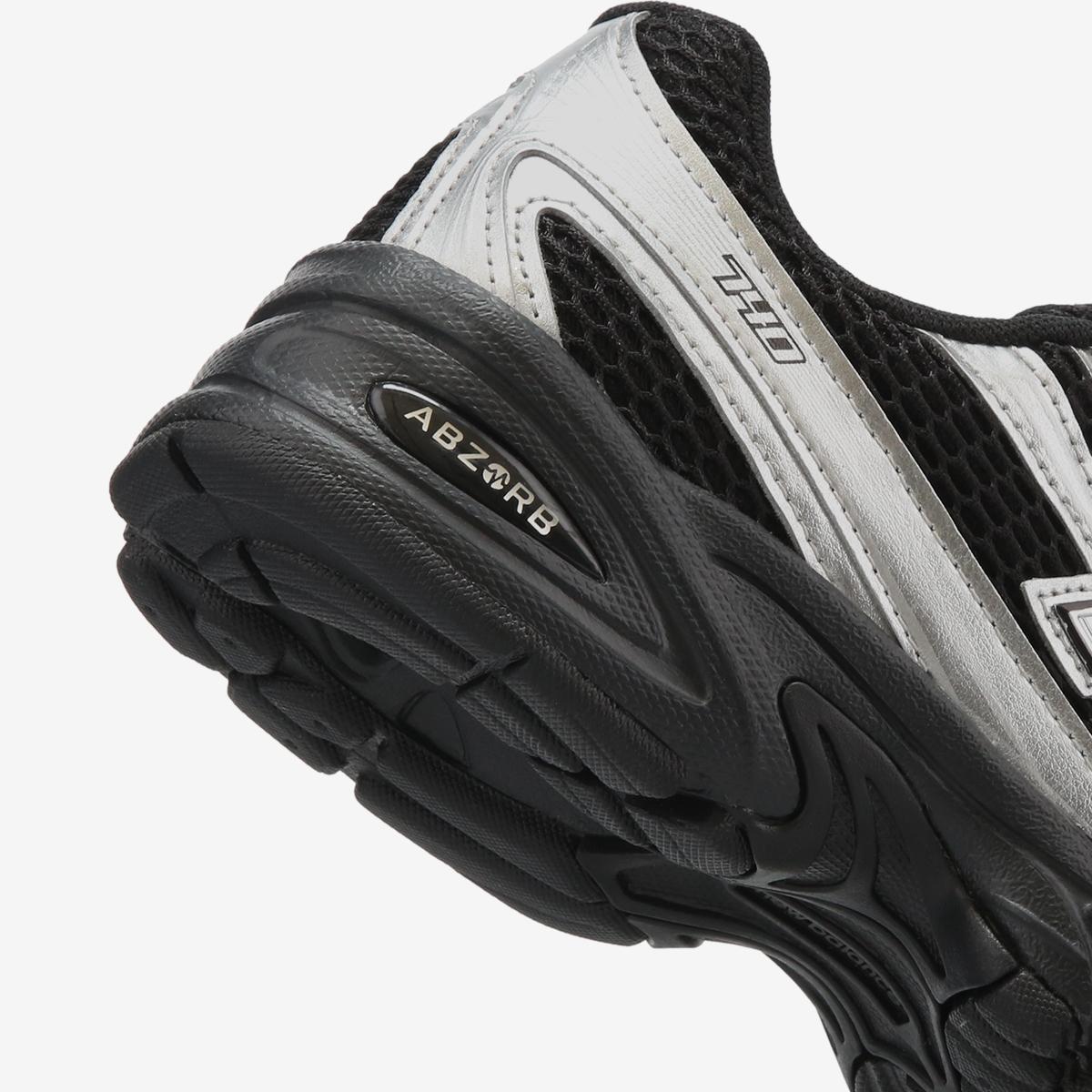 U7403FT - Black