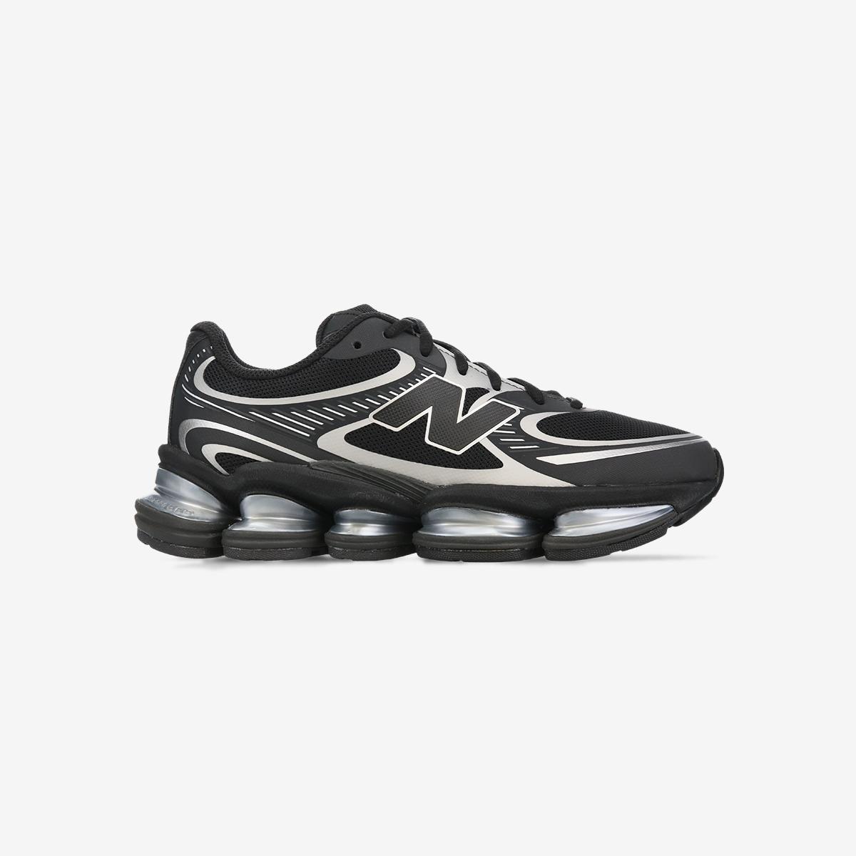 U20007TW - Black