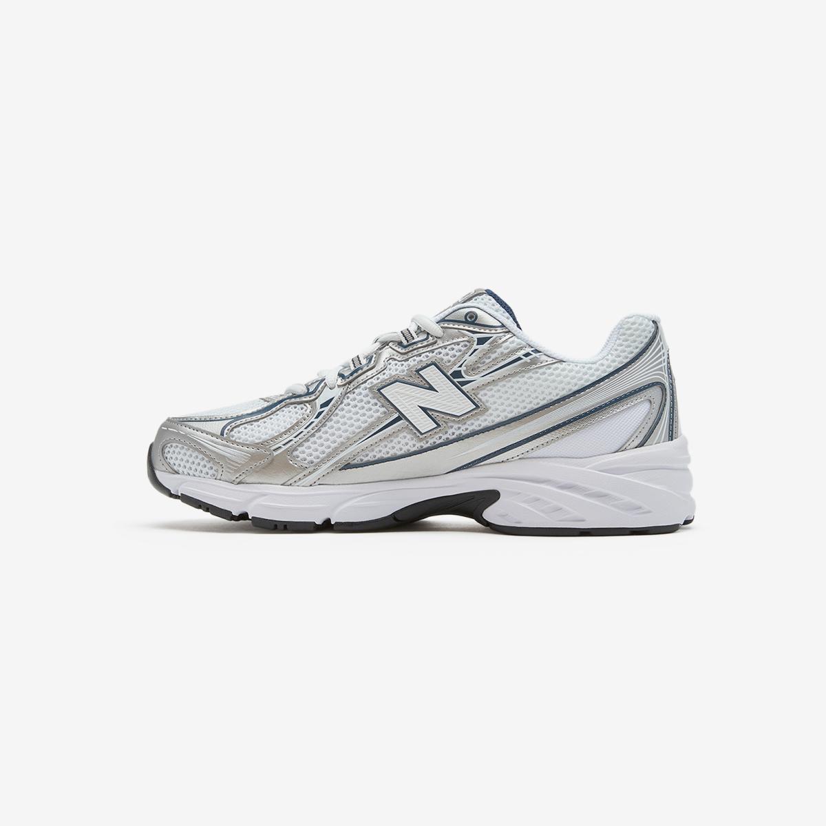 U740BM2 (BLACK SILVER) - Silver