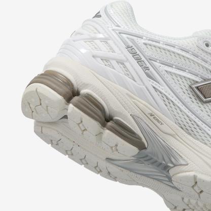 U19063FT - White