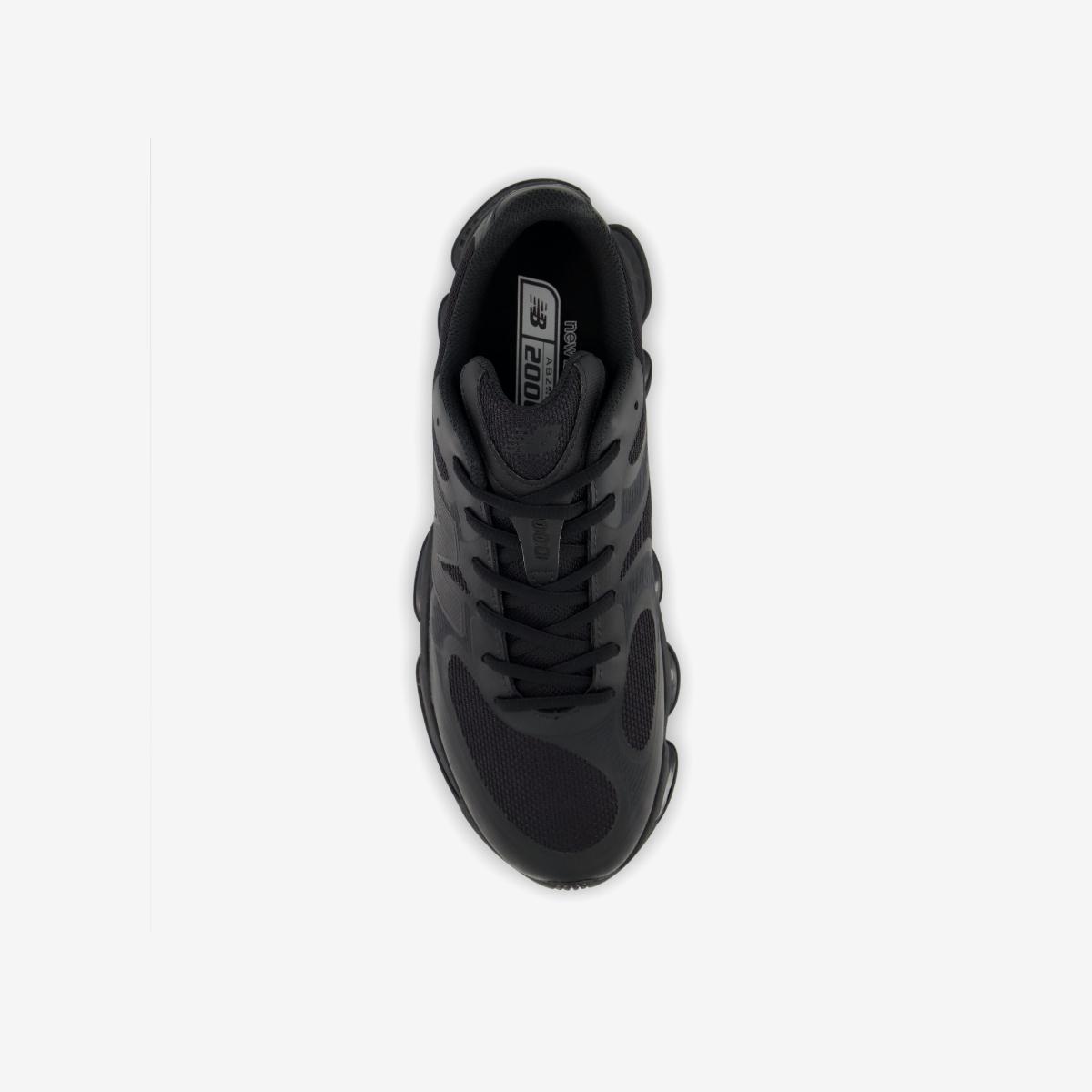 U20005L0 - Black