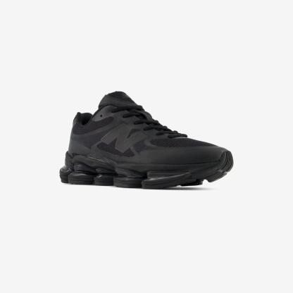 U20005L0 - Black