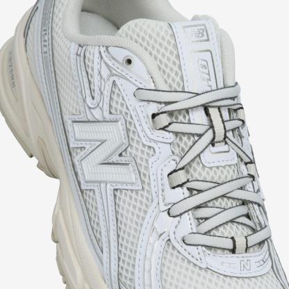 U7401P5 - White