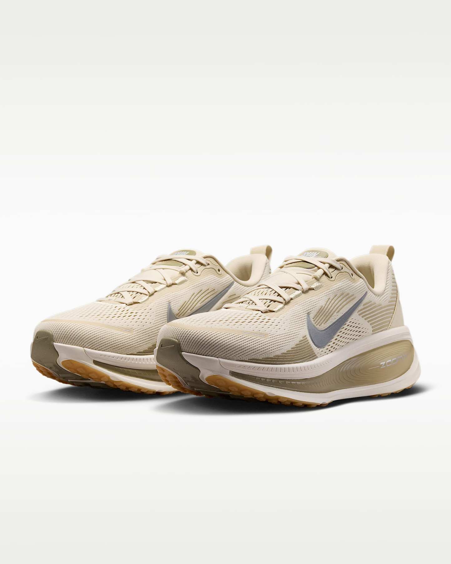 나이키 보메로 18 남성 로드 러닝화 - 라이트 카키/데저트 카키/세일/메탈릭 실버