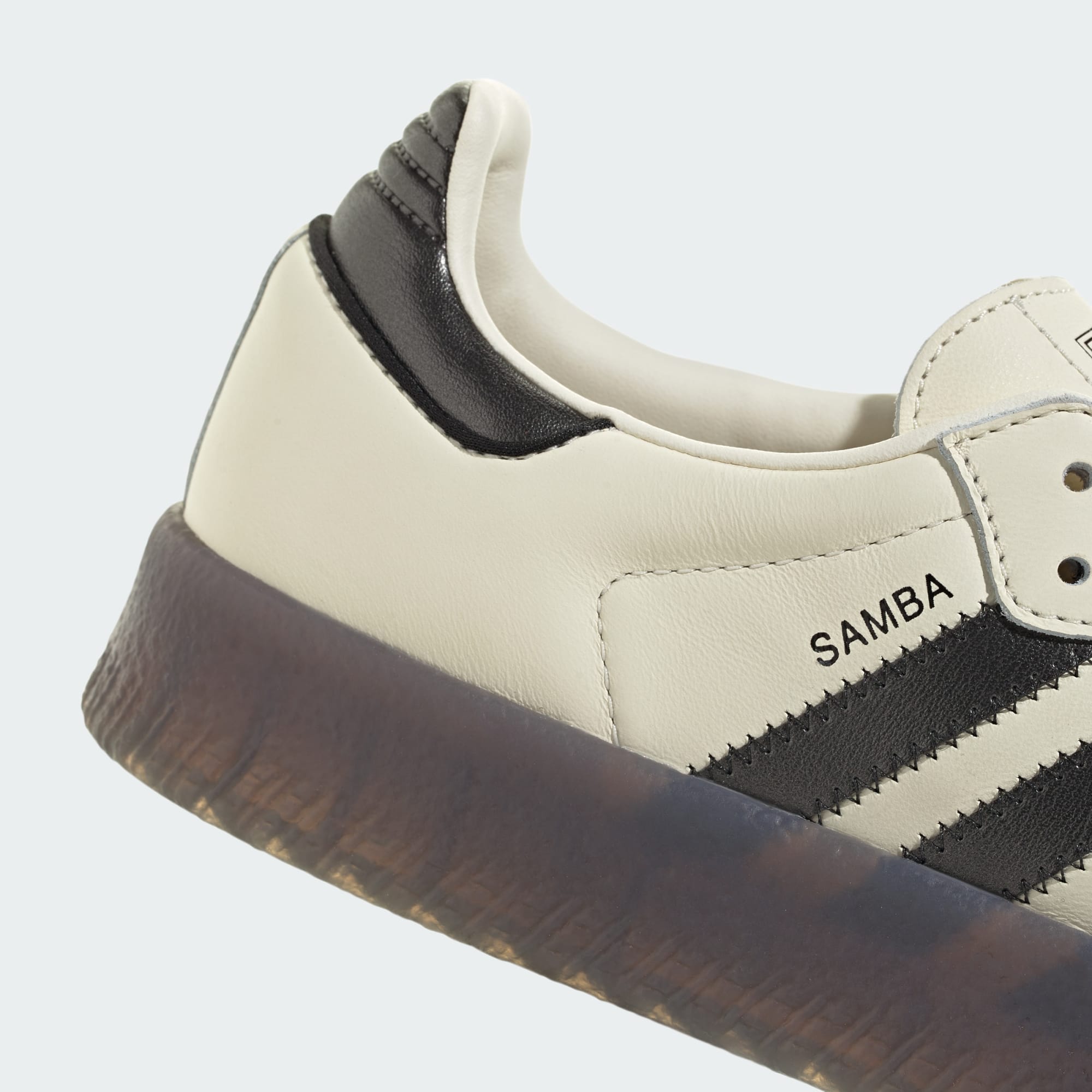 삼배 - Cream White / Core Black / Gum