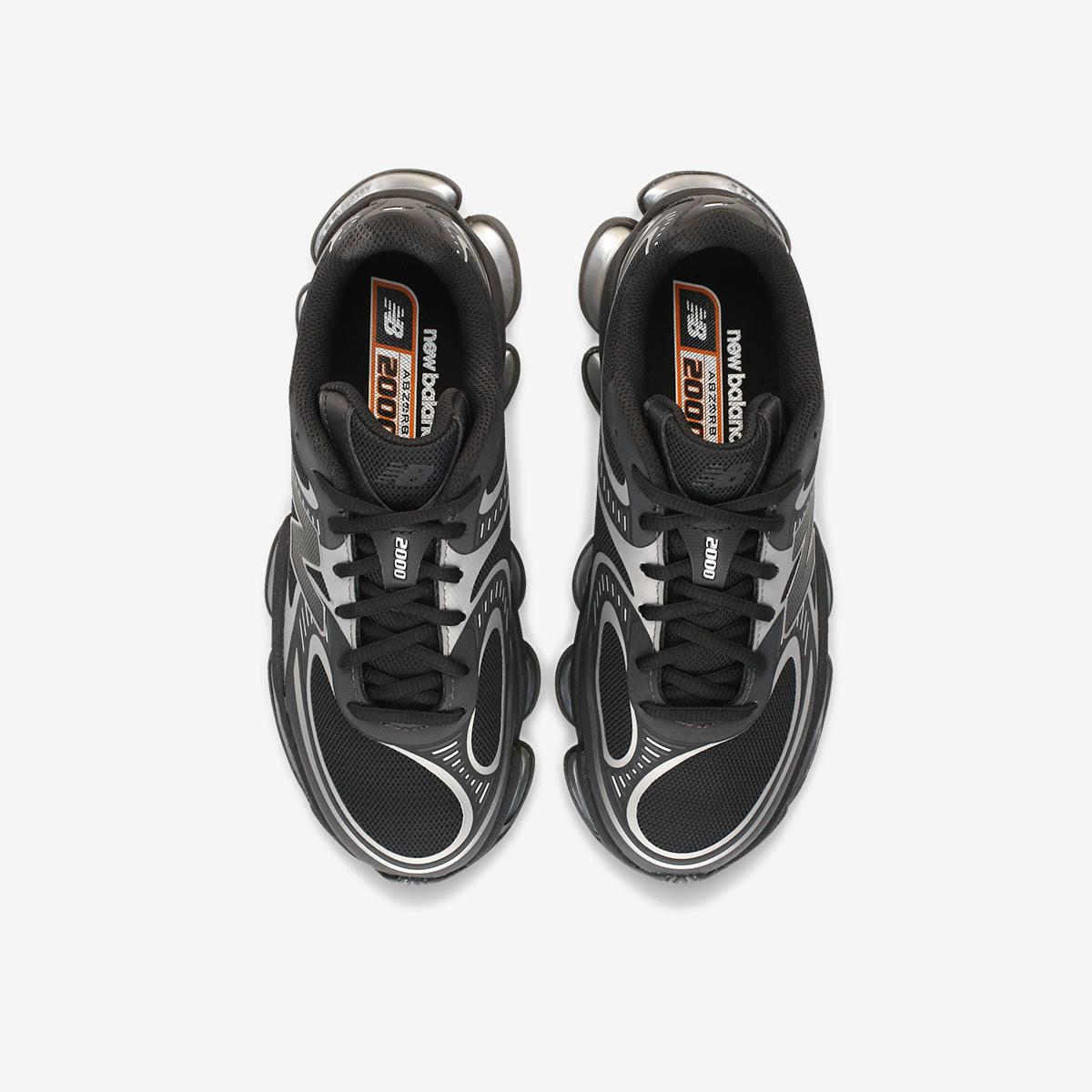 U20007TW - Black