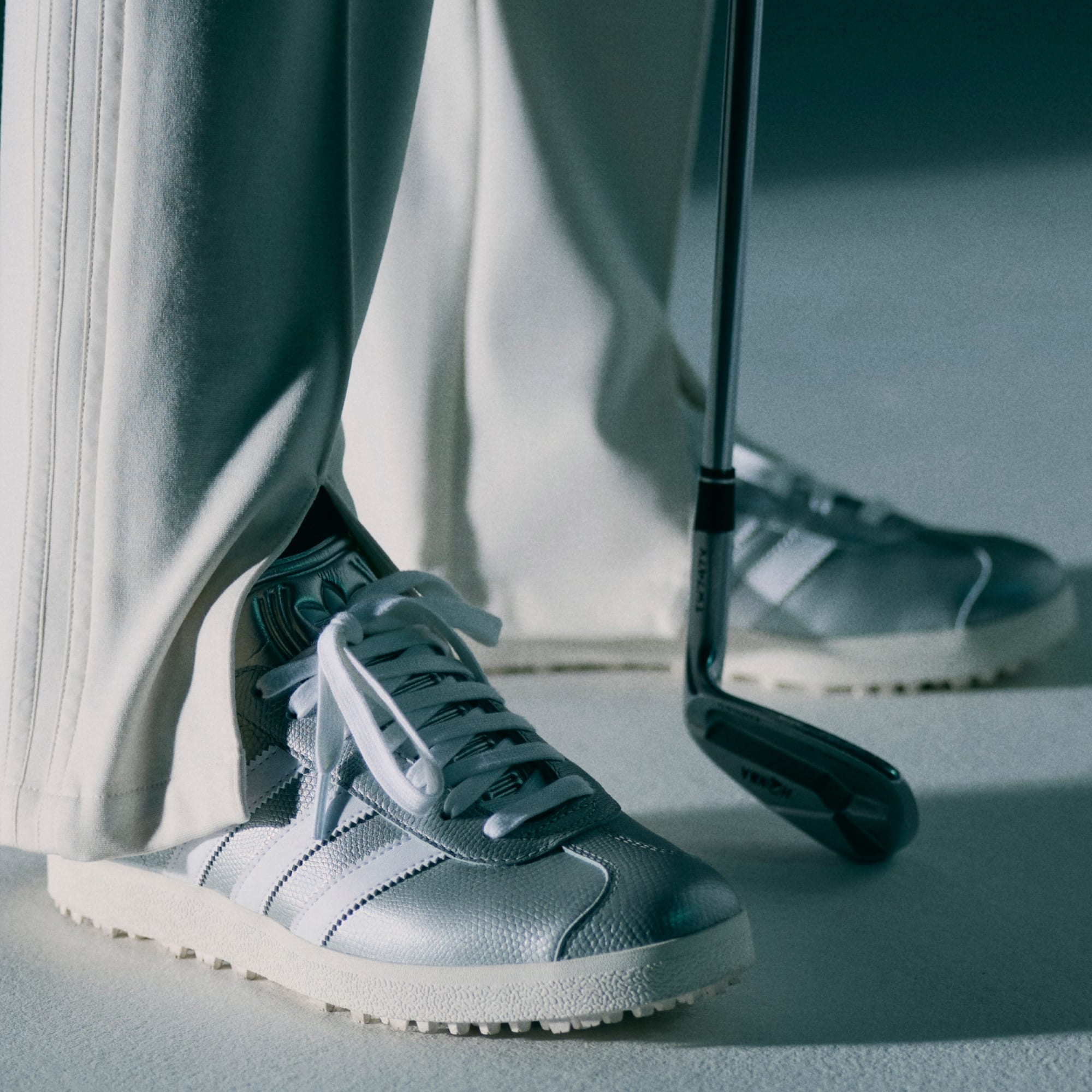 가젤 스파이크리스 - Silver Metallic / Cloud White / Off White