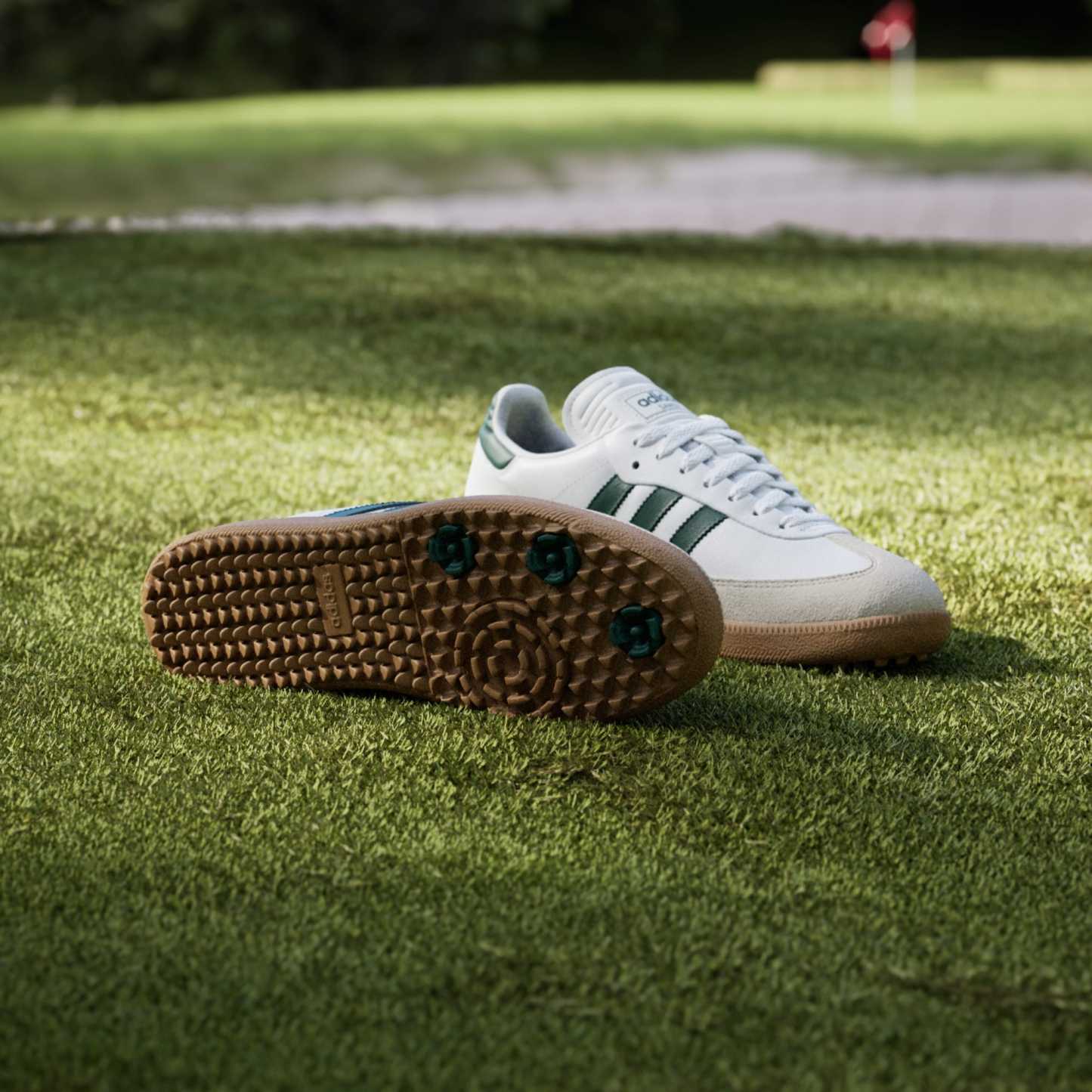 삼바 스파이크리스 - Cloud White / Collegiate Green / Gum