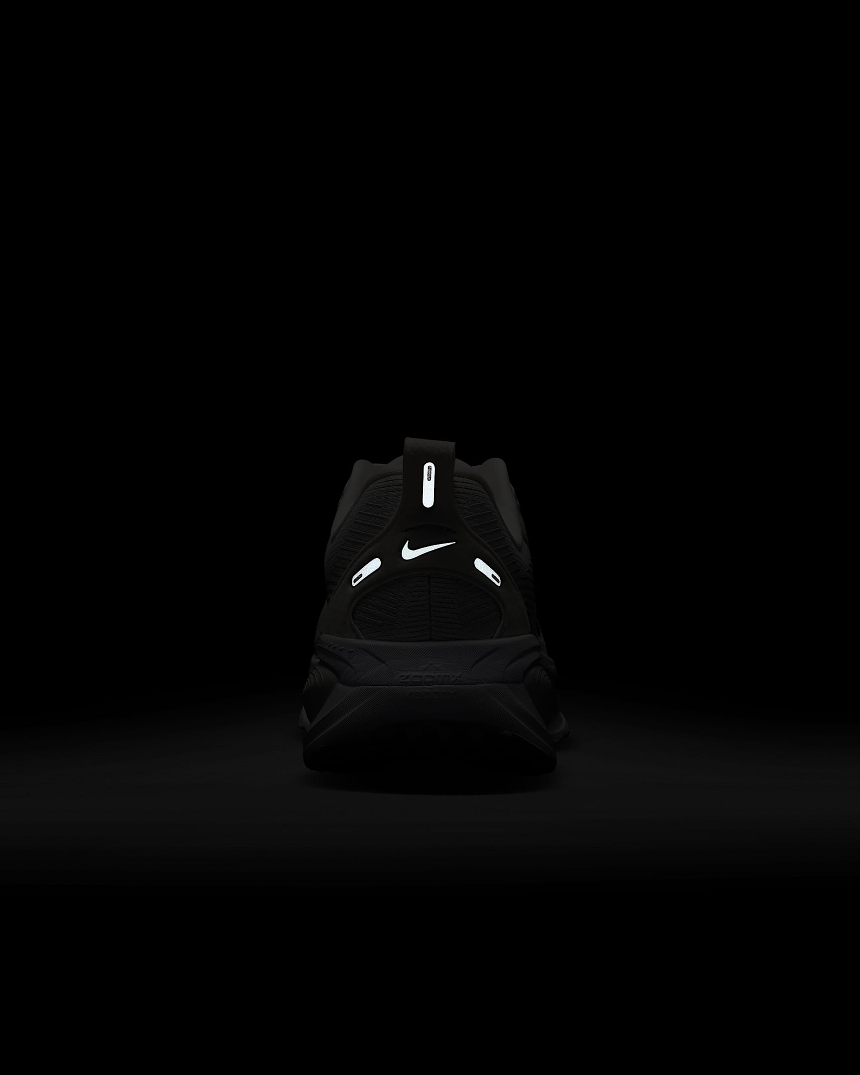 나이키 보메로 18 여성 로드 러닝화 - 화이트/포톤 더스트/서밋 화이트/메탈릭 실버