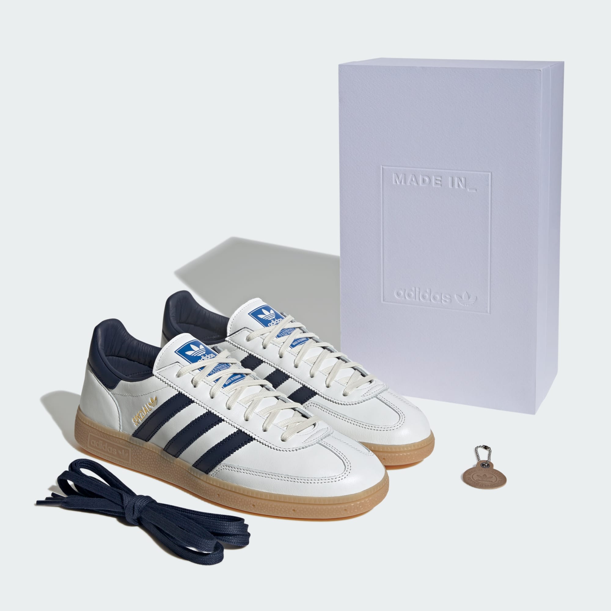 핸드볼 스페지알  Made in Germany - Core White / Night Indigo / Gum - JR9532 - Packaging View