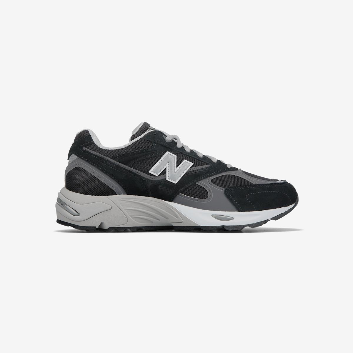 U880R2QR - Black