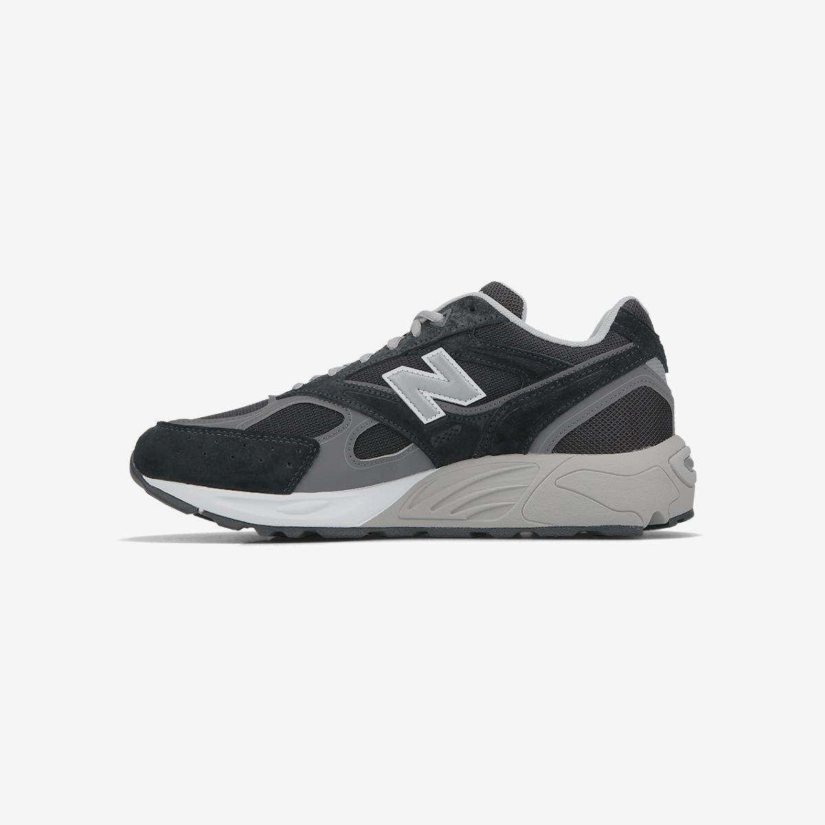 U880R2QR - Black