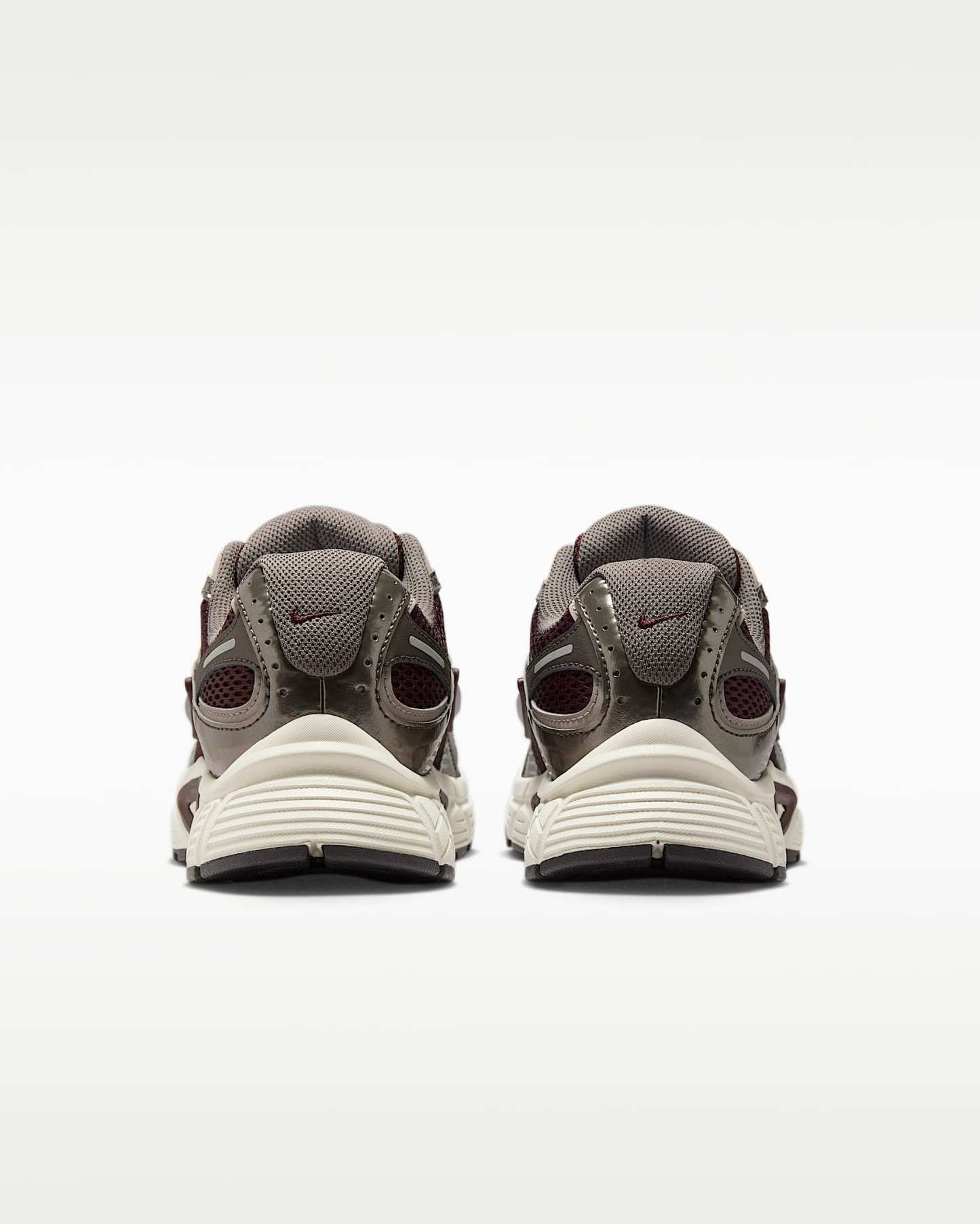 Nike V5 RNR Yansıtıcı Tasarım Vurgulu Kadın Ayakkabısı - Burgundy Crush/College Grey/Light Orewood Brown/Siyah