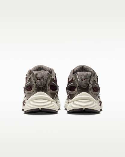 Nike V5 RNR Yansıtıcı Tasarım Vurgulu Kadın Ayakkabısı - Burgundy Crush/College Grey/Light Orewood Brown/Siyah