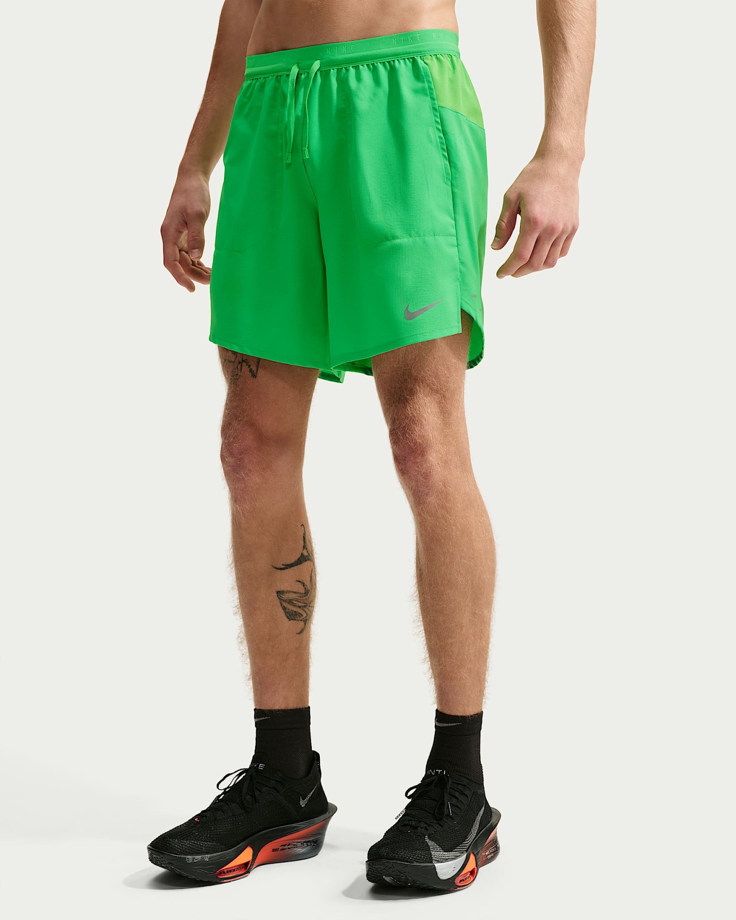 Nike Stride Dri-FIT 18 cm Slip Astarlı Erkek Koşu Şortu - Green Spark