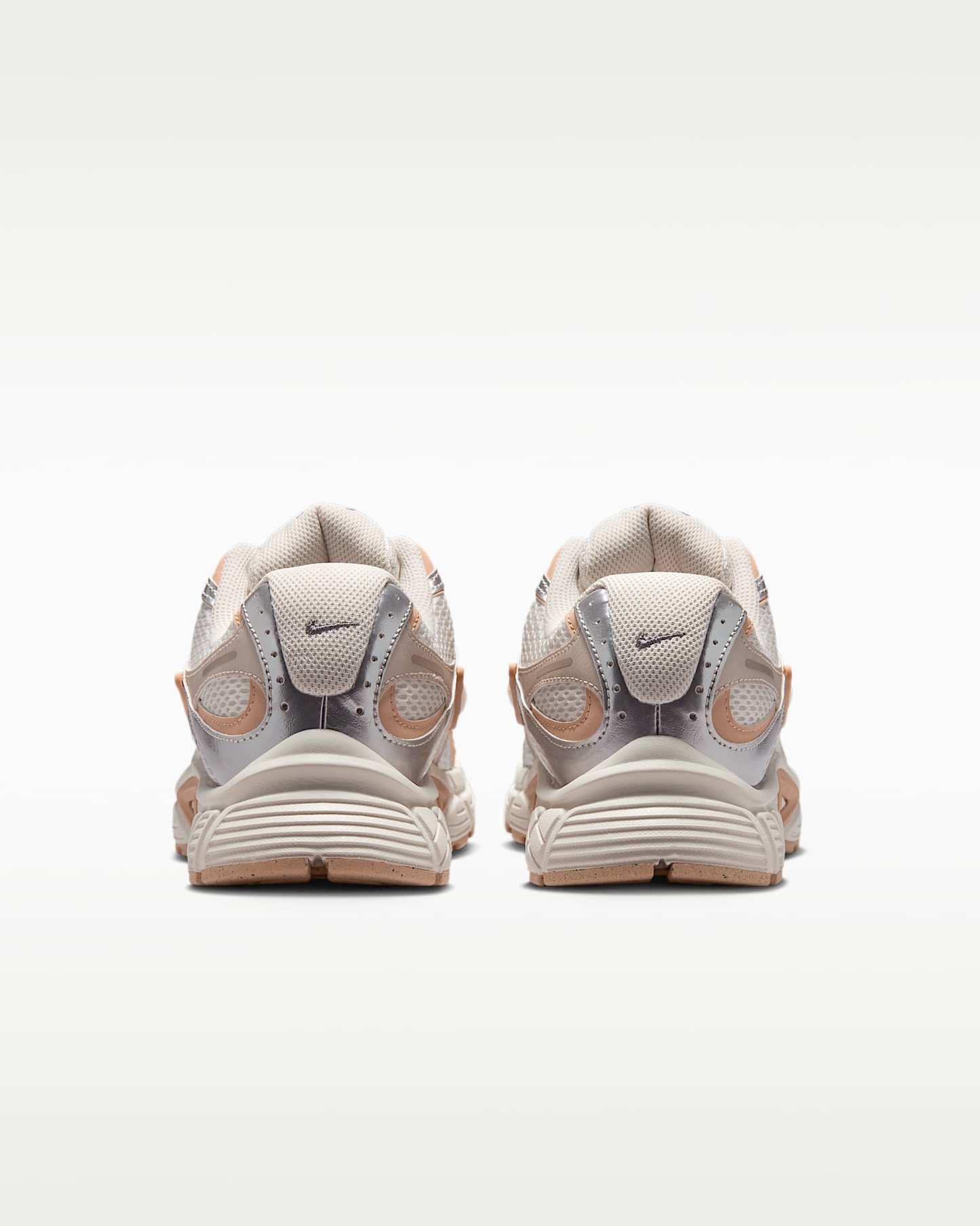 Nike V5 RNR Yansıtıcı Tasarım Vurgulu Kadın Ayakkabısı - Phantom/Chalk/Shimmer/Phantom