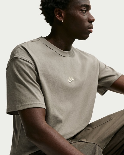 Nike Sportswear Premium Essentials Erkek Tişörtü - Light Army