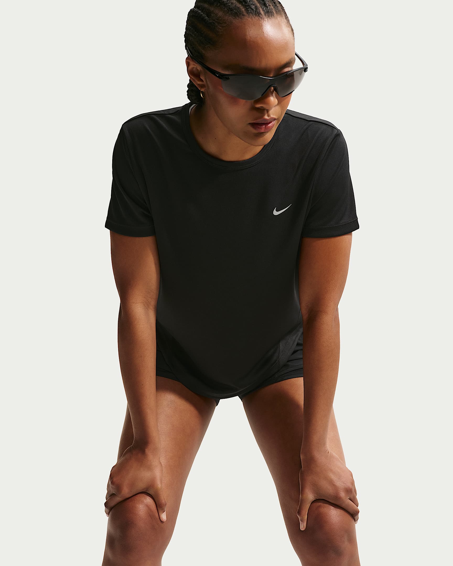 Nike Tempo Dri-FIT Kısa Kollu Kadın Koşu Üstü - Siyah