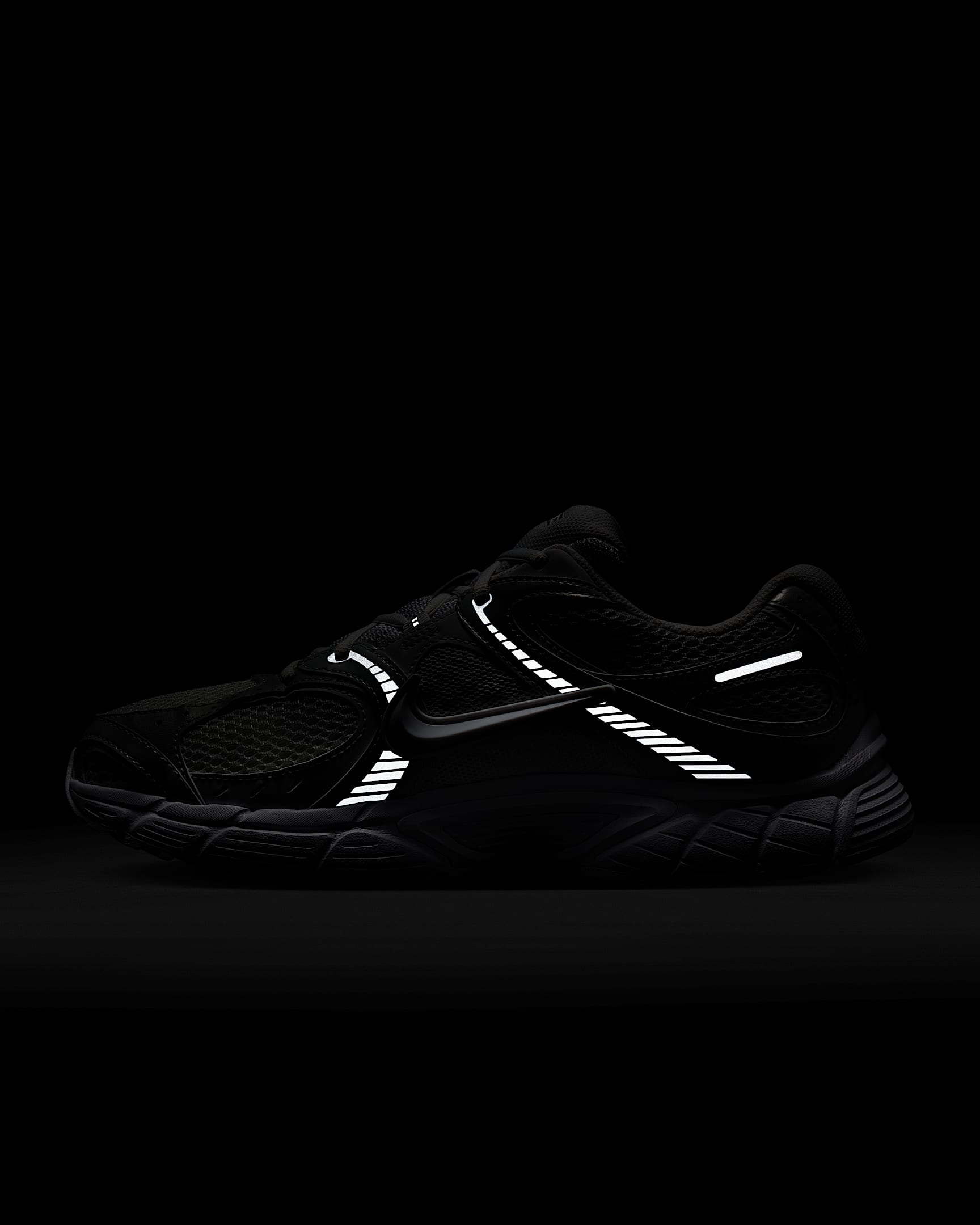 Nike V5 RNR Erkek Ayakkabısı - Beyaz/Siyah/Metallic Silver/Beyaz