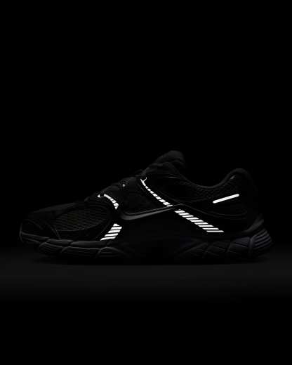 Nike V5 RNR Erkek Ayakkabısı - Beyaz/Siyah/Metallic Silver/Beyaz