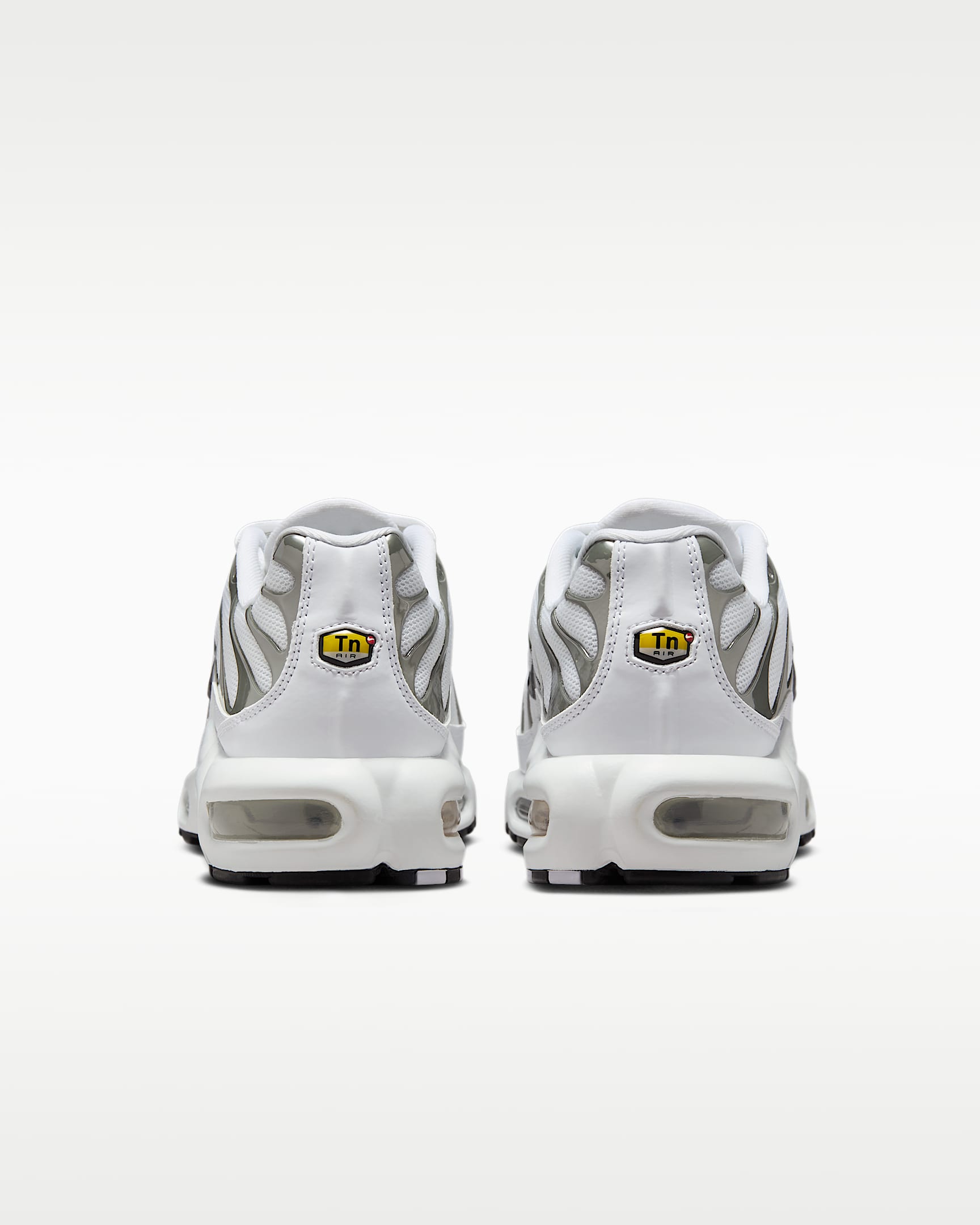Nike Air Max Plus SE Kadın Ayakkabısı - Beyaz/Pure Platinum/Siyah