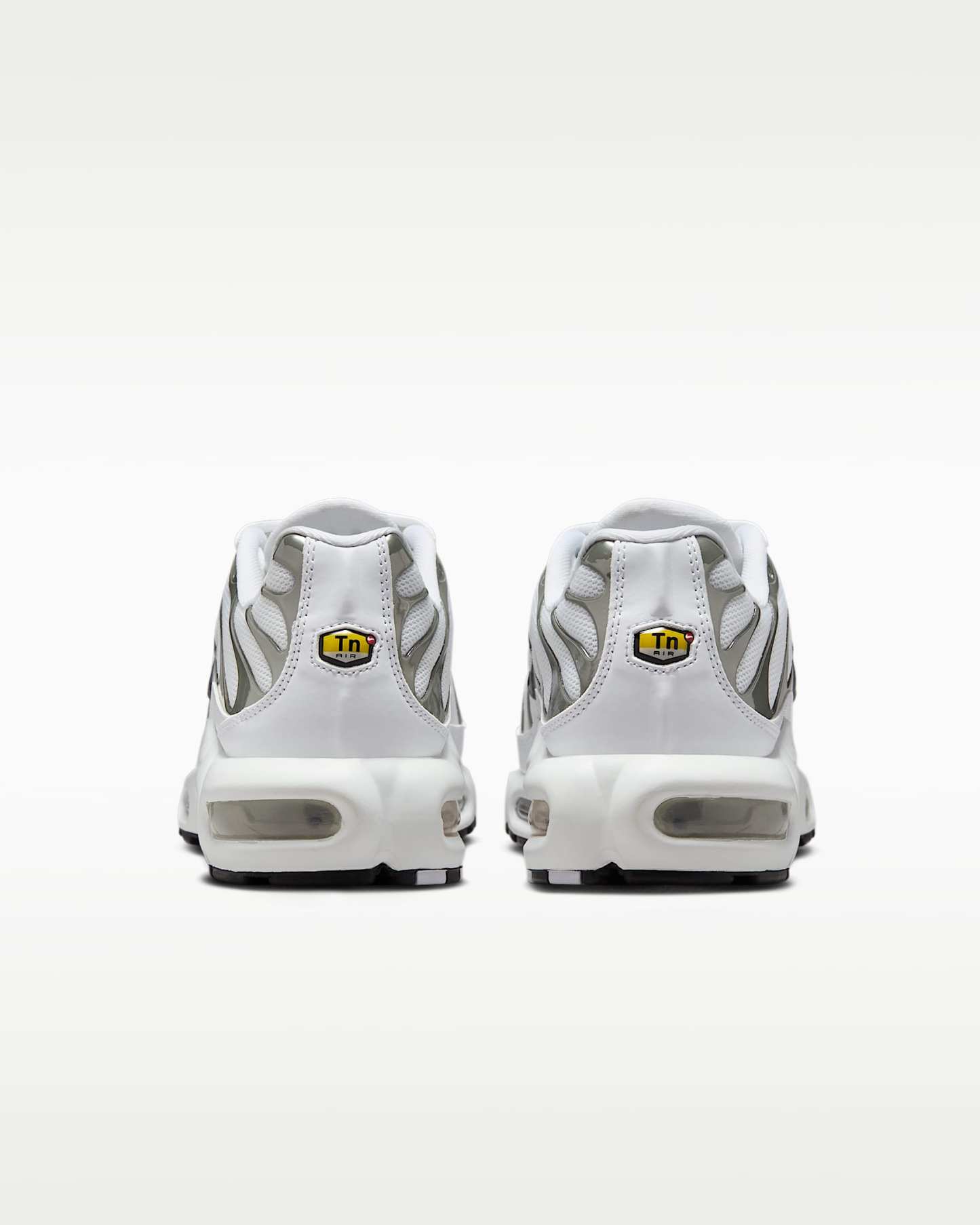 Nike Air Max Plus SE Kadın Ayakkabısı - Beyaz/Pure Platinum/Siyah
