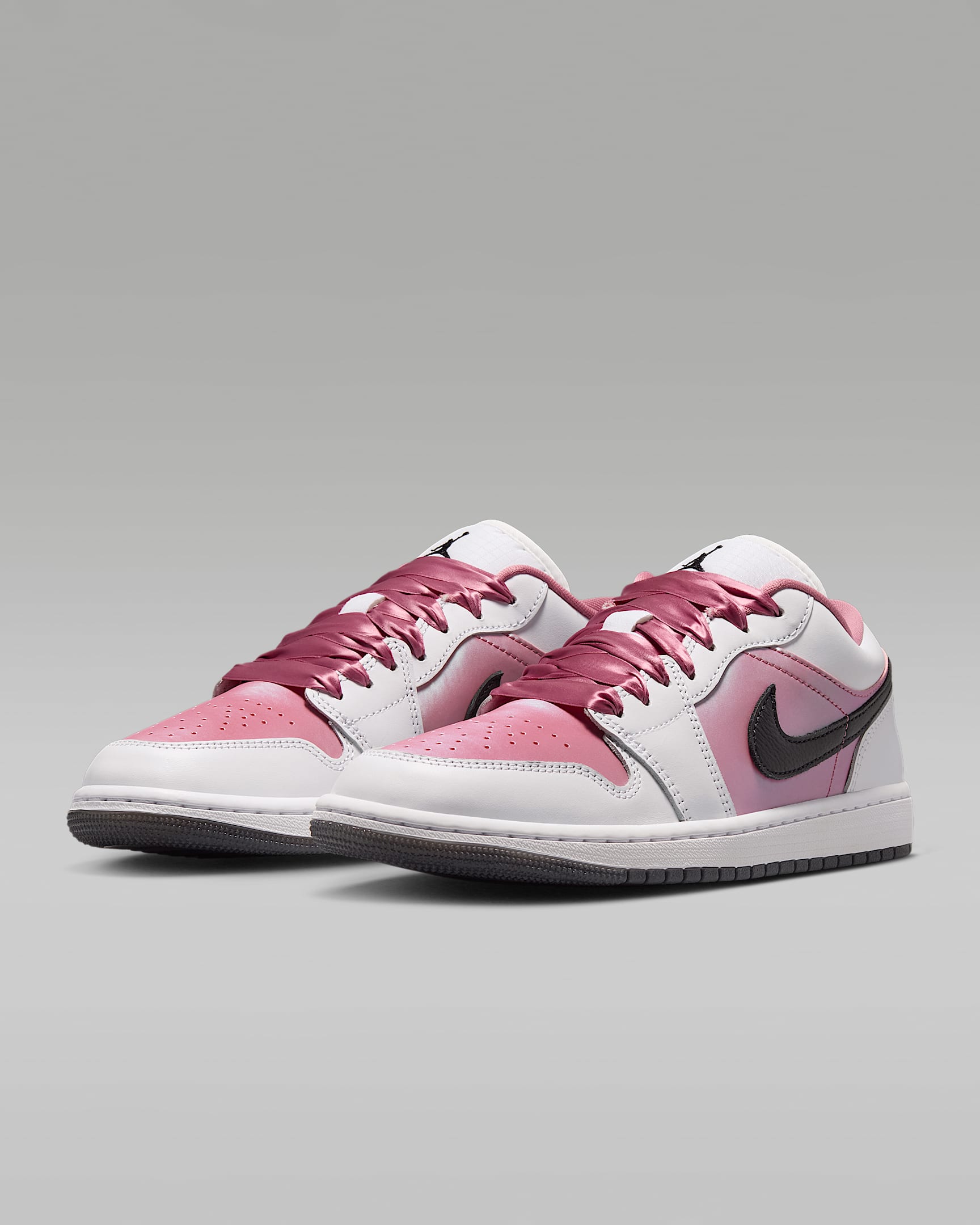Air Jordan 1 Low SE Kadın Ayakkabısı - Beyaz/Siyah/Desert Berry