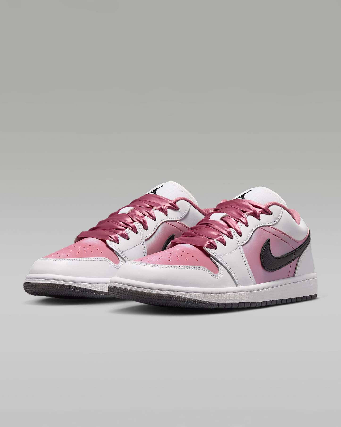 Air Jordan 1 Low SE Kadın Ayakkabısı - Beyaz/Siyah/Desert Berry