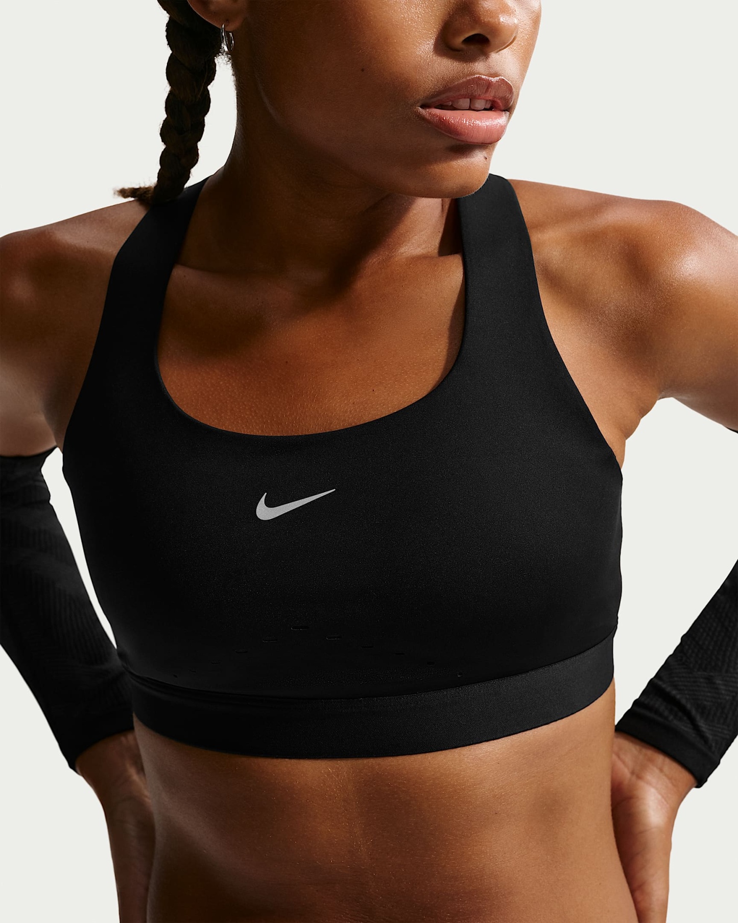 Nike Swift Yüksek Destekli Hafif Astarlı Kadın Spor Sütyeni - Siyah/Gümüş Rengi