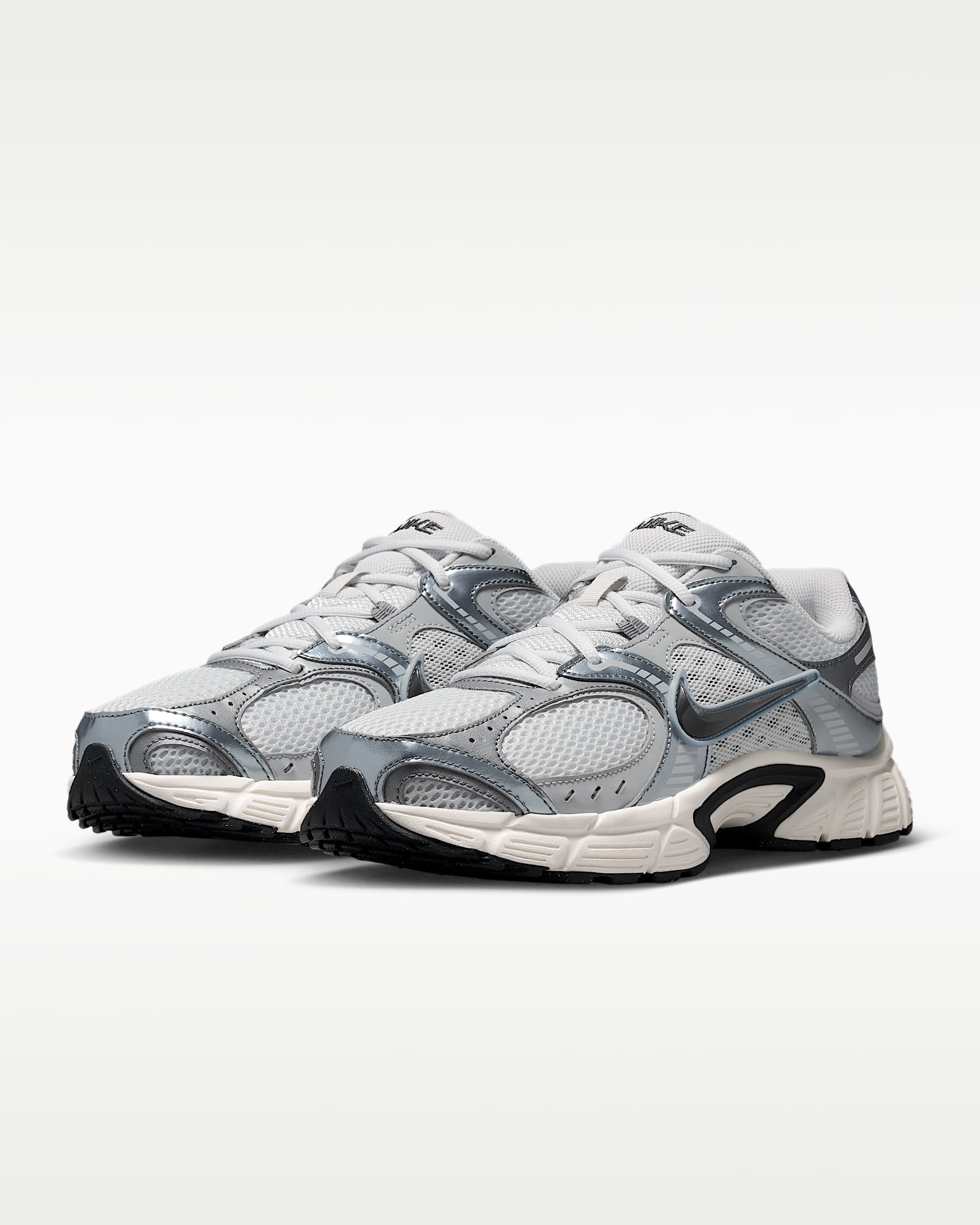 Nike V5 RNR Erkek Ayakkabısı - Photon Dust/Smoke Grey/Light Smoke Grey/Dark Smoke Grey