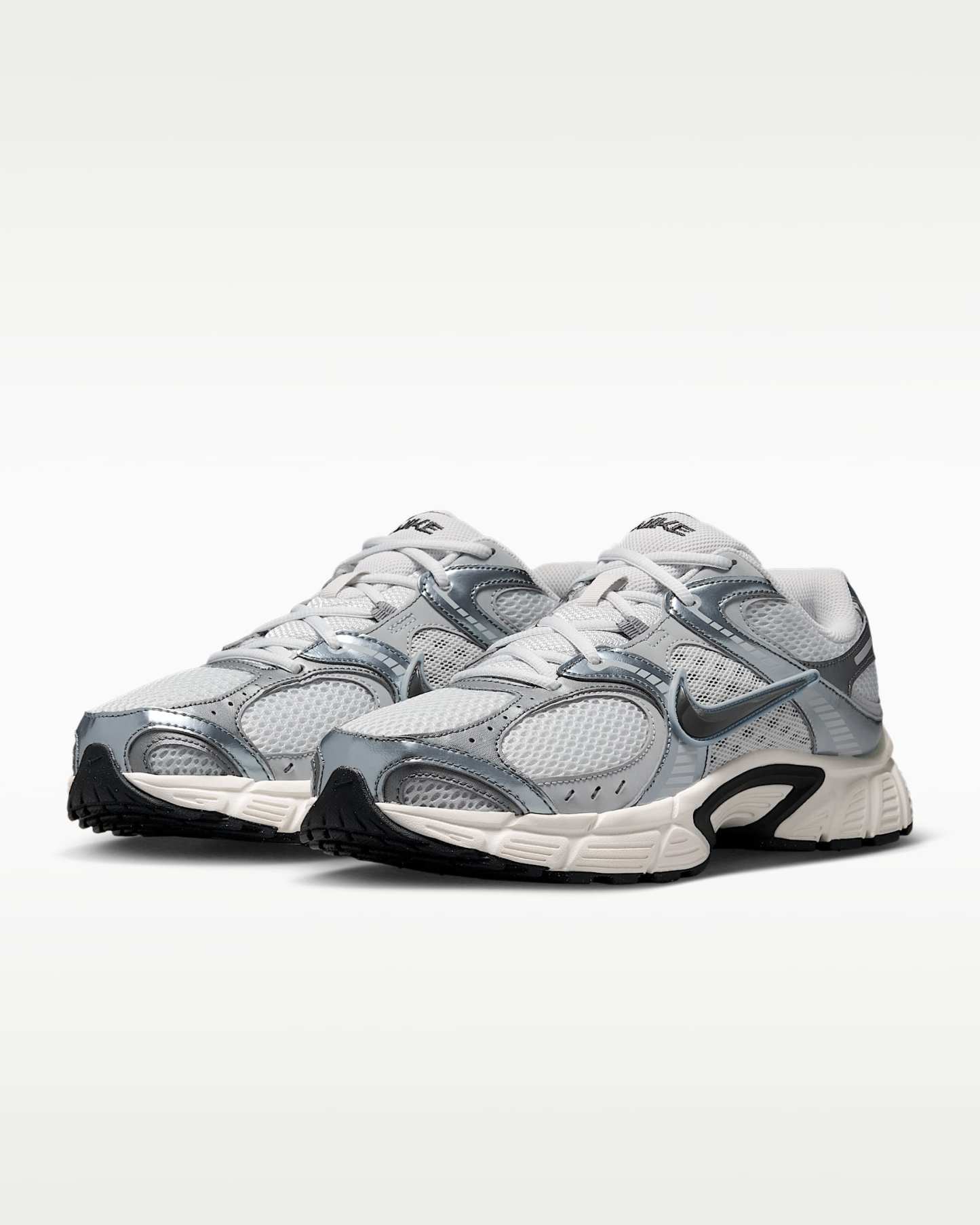 Nike V5 RNR Erkek Ayakkabısı - Photon Dust/Smoke Grey/Light Smoke Grey/Dark Smoke Grey