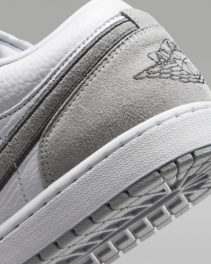 Air Jordan 1 Low SE Erkek Ayakkabısı - Beyaz/Iron Grey/Wolf Grey