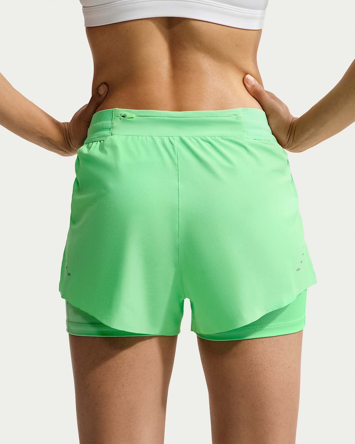 Nike Swift Dri-FIT Normal Belli 2'si 1 Arada Kadın Koşu Şortu - Illusion Green/Cucumber Calm