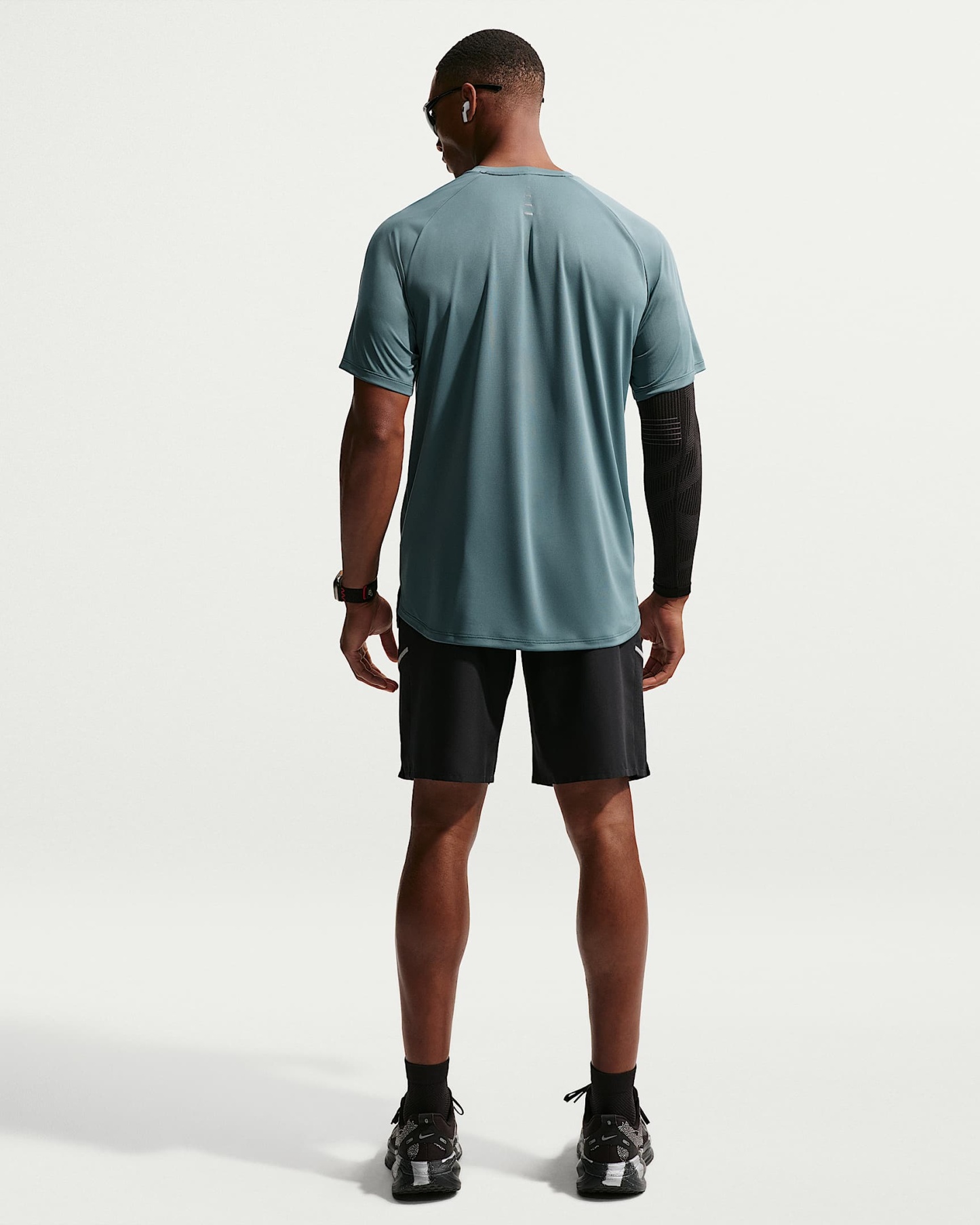 Nike Stride Dri-FIT ADV Kısa Kollu Erkek Koşu Üstü - Mineral Slate