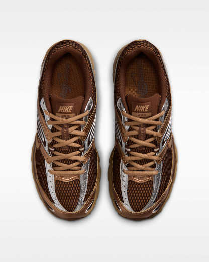 Yansıtıcı Vurgulara Sahip Nike Air Max Moto 2K Kadın Ayakkabısı - Light British Tan/Cacao Wow/Metallic Silver/Dark Driftwood
