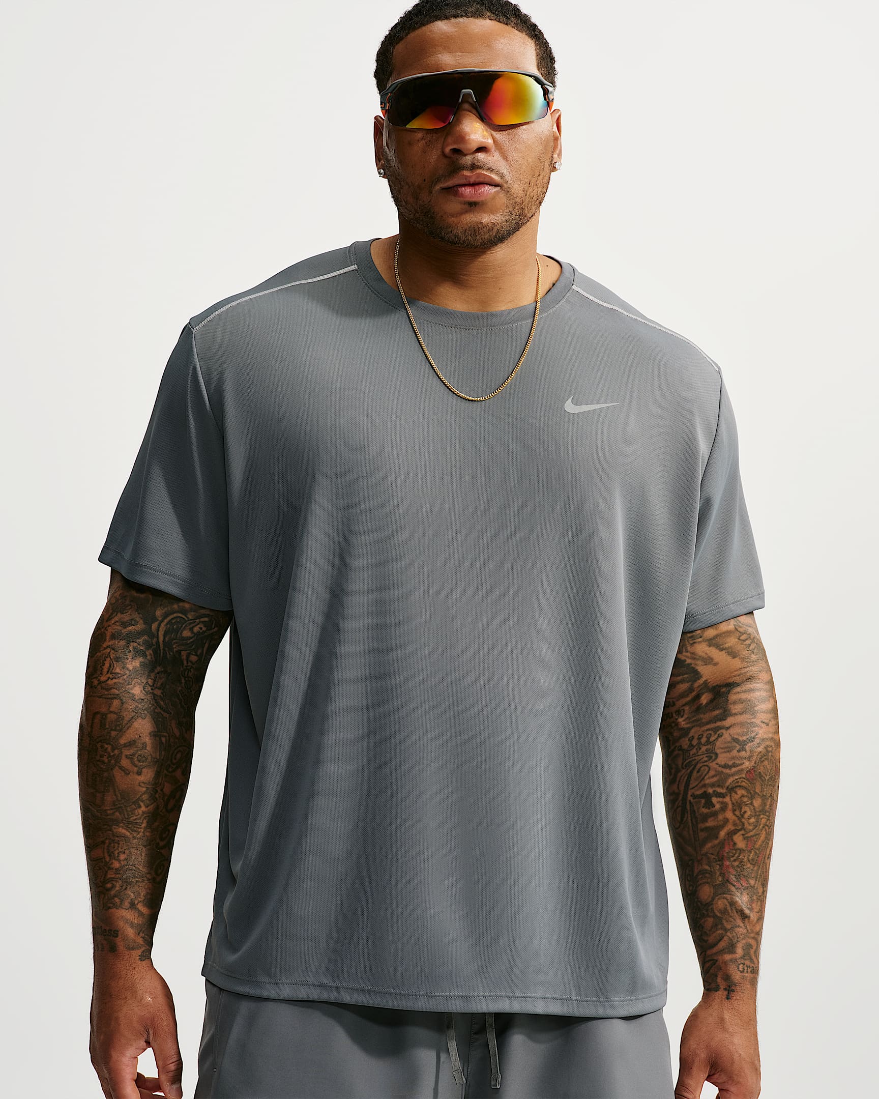 Nike Miler Dri-FIT Kısa Kollu Erkek Koşu Üstü - Smoke Grey/Iron Grey