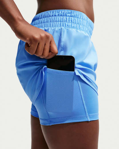 Nike One Dri-FIT Normal Belli 8 cm 2'si 1 Arada Kadın Şortu - University Blue/Beyaz