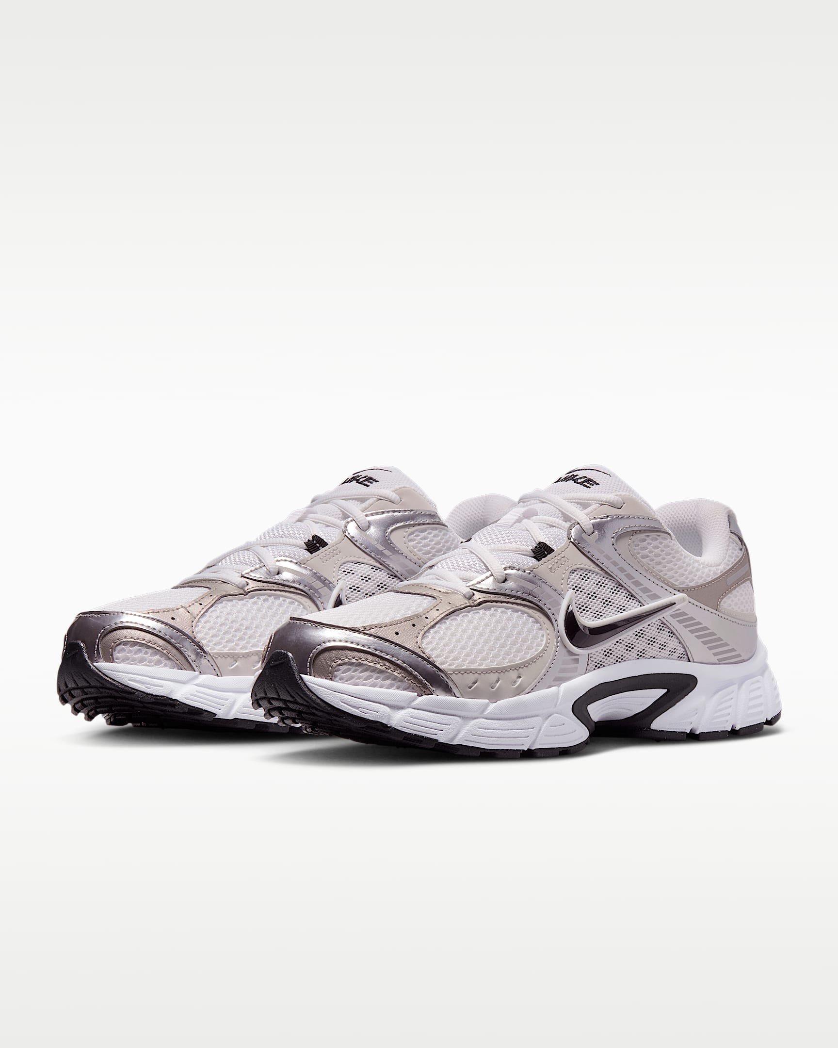 Nike V5 RNR Erkek Ayakkabısı - Beyaz/Vast Grey/College Grey/Siyah
