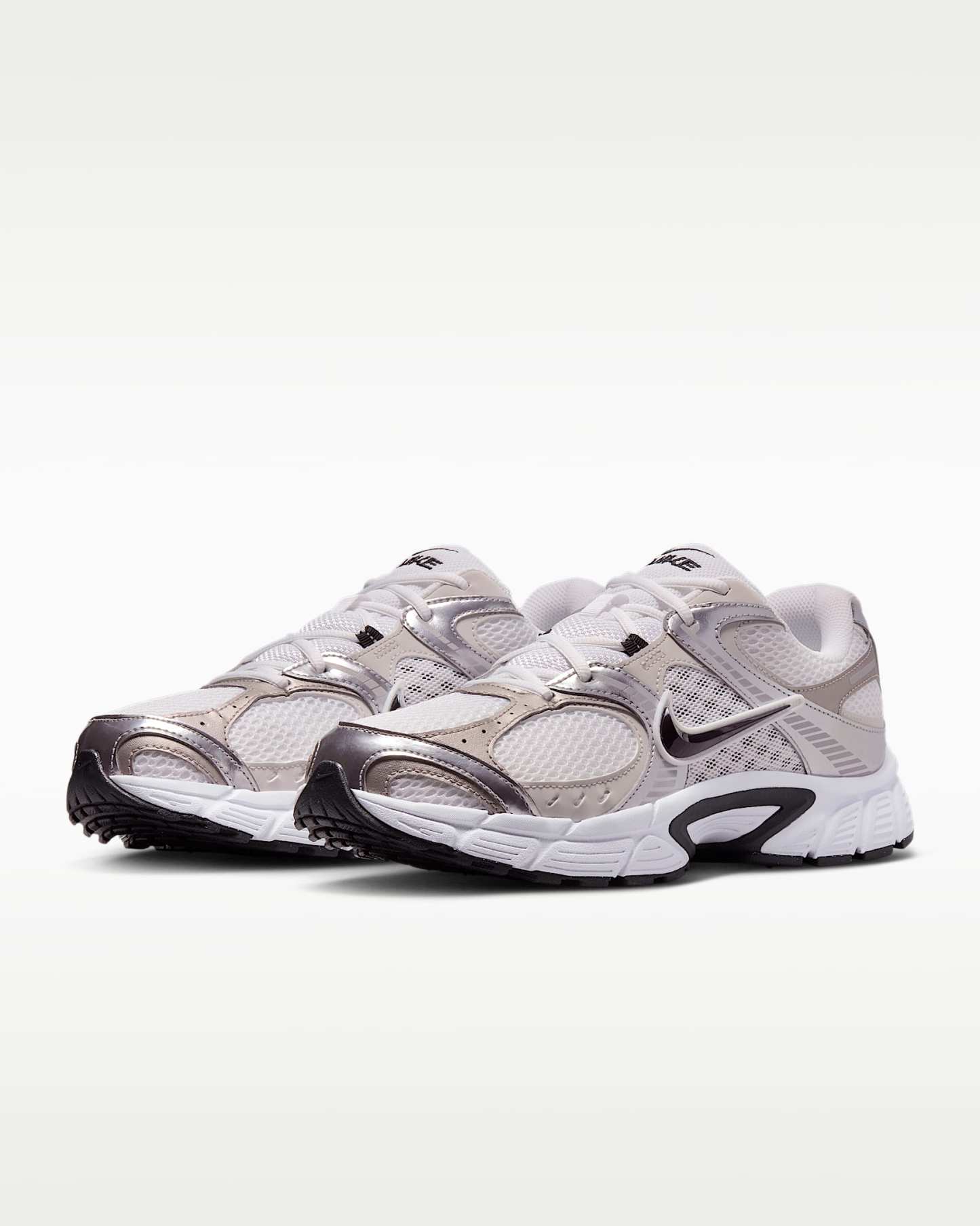 Nike V5 RNR Erkek Ayakkabısı - Beyaz/Vast Grey/College Grey/Siyah