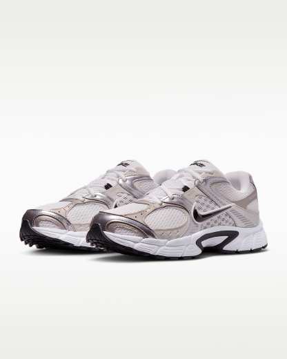 Nike V5 RNR Erkek Ayakkabısı - Beyaz/Vast Grey/College Grey/Siyah