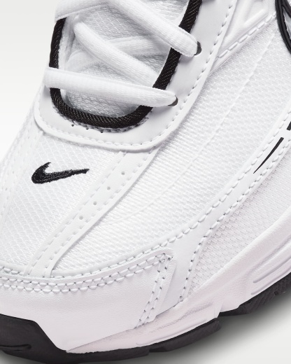 Nike Initiator Kadın Ayakkabısı - Beyaz/Beyaz/Siyah/Metallic Silver
