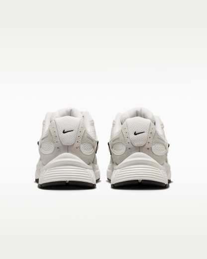 Nike V5 RNR Suede Kadın Ayakkabısı - Summit White/Photon Dust/Summit White