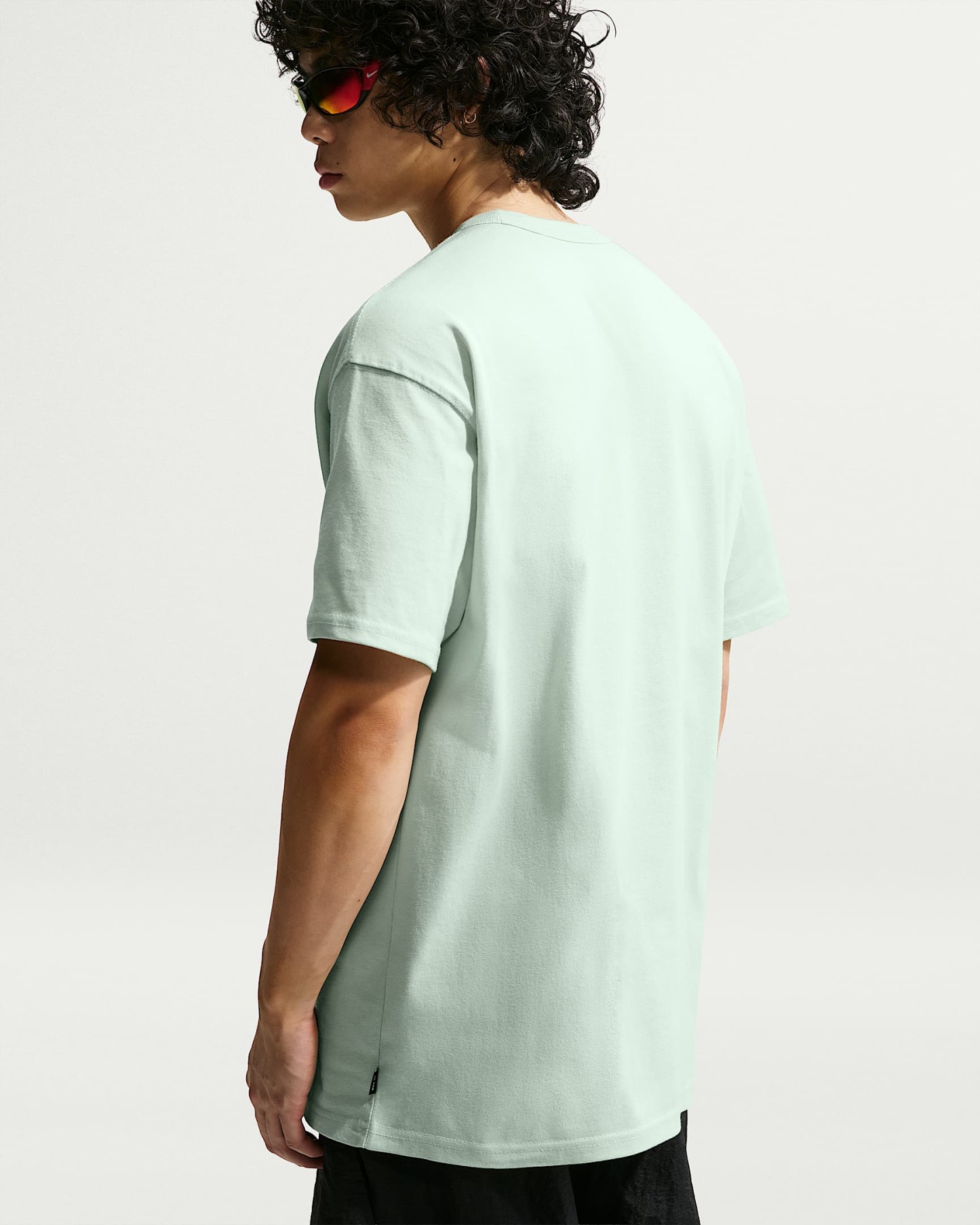 Nike Sportswear Premium Essentials Erkek Tişörtü - Jade Aura